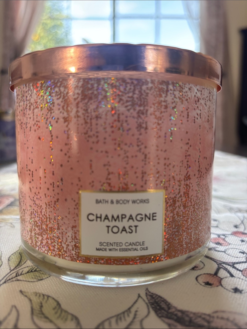 Bath & Body Works 🥂 “Champagne Toast' scented 3-wick candle